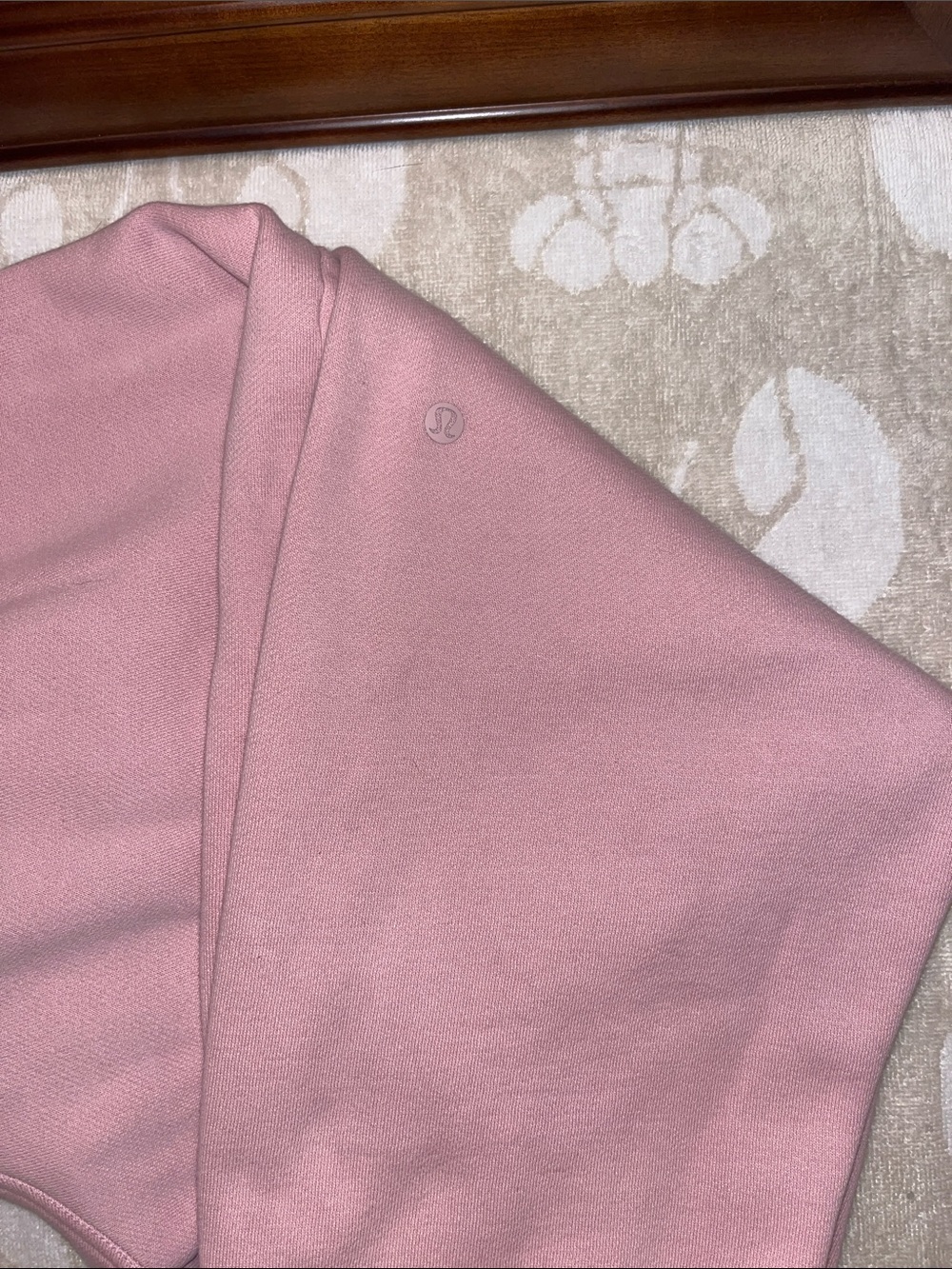 Lululemon Scuba Mid-Rise Oversized Jogger
Regular, Size small - Picture 10 of 11
